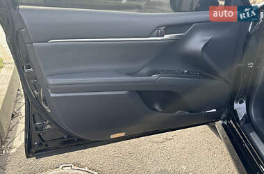 Седан Toyota Camry 2021 в 