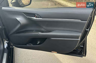 Седан Toyota Camry 2021 в 