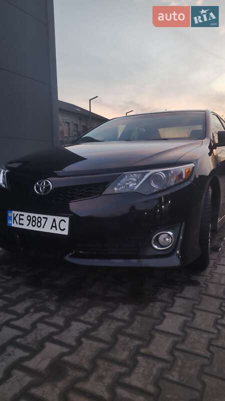 Седан Toyota Camry 2012 в Каменском