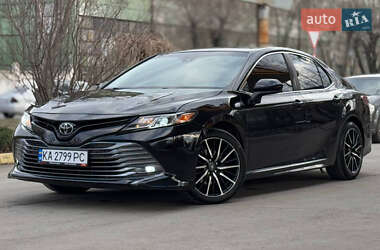 Седан Toyota Camry 2017 в 