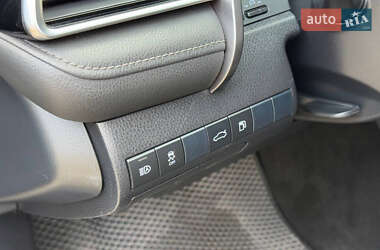 Седан Toyota Camry 2017 в 