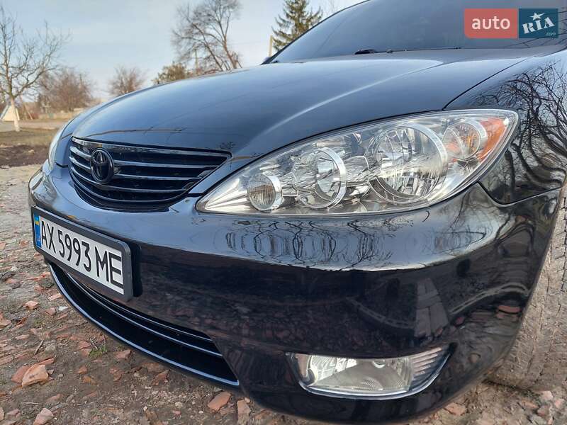 Седан Toyota Camry 2004 в Лозовой