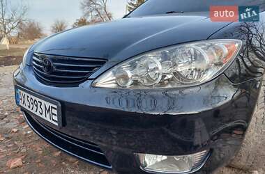 Седан Toyota Camry 2004 в 