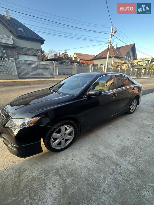 Седан Toyota Camry 2008 в Чернівцях