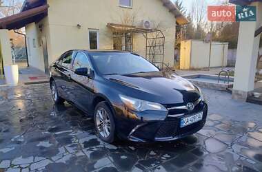 Седан Toyota Camry 2017 в Киеве