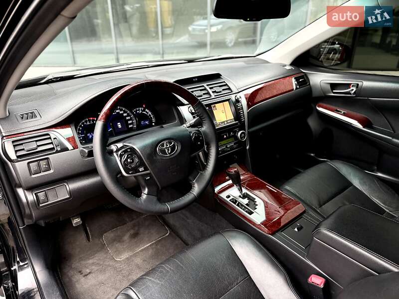 Седан Toyota Camry 2012 в Львове