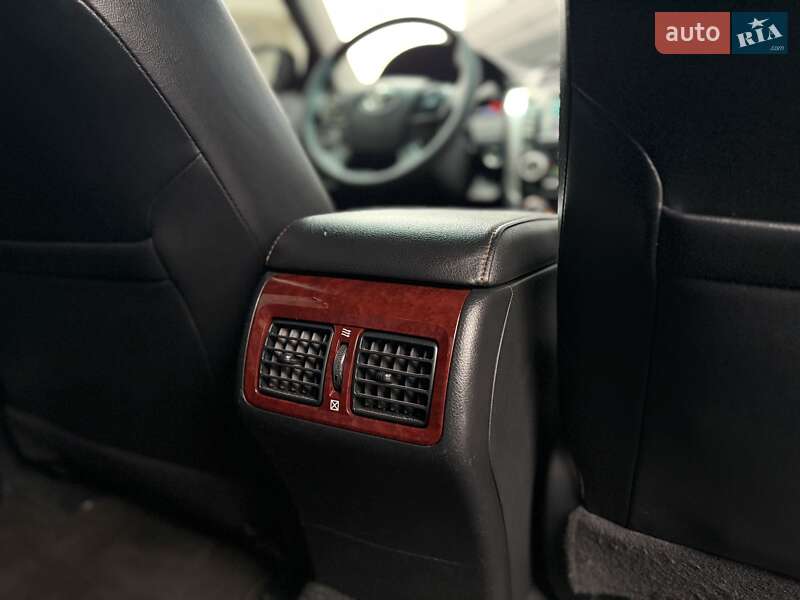 Седан Toyota Camry 2012 в Львове