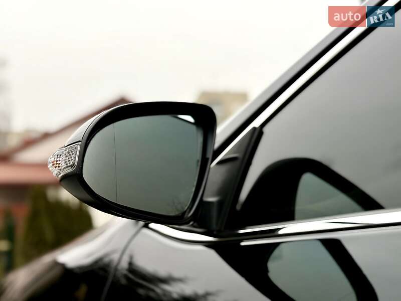 Седан Toyota Camry 2012 в Львове