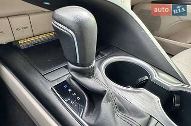 Седан Toyota Camry 2021 в 
