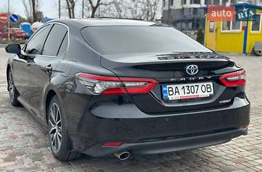 Седан Toyota Camry 2021 в 