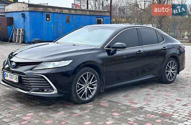 Седан Toyota Camry 2021 в 