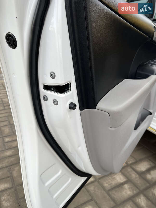 Седан Toyota Camry 2013 в Умані