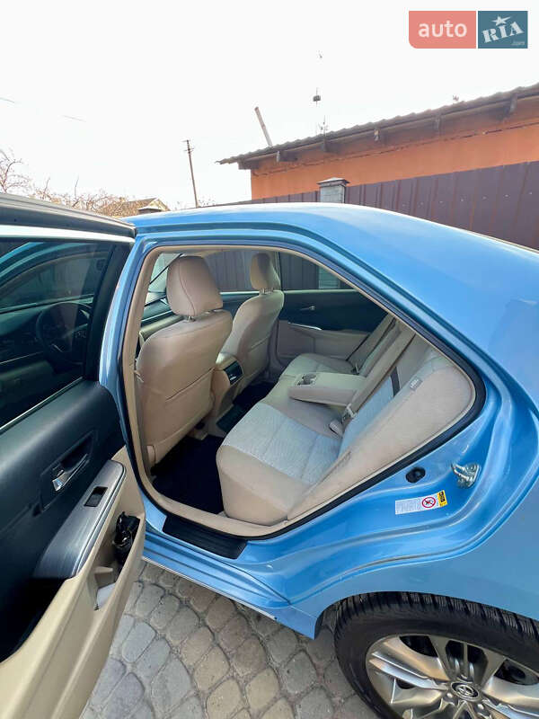 Седан Toyota Camry 2013 в Львові