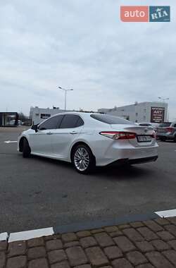 Седан Toyota Camry 2018 в 