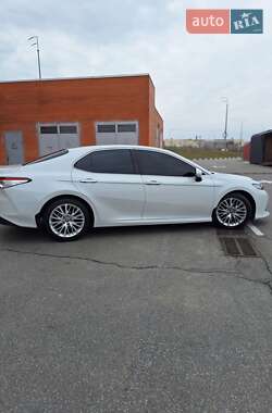 Седан Toyota Camry 2018 в 