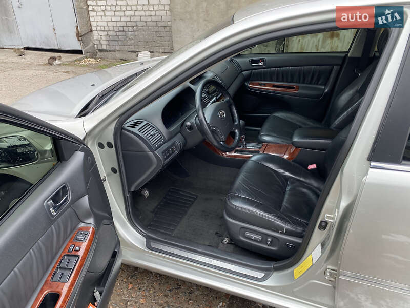 Седан Toyota Camry 2005 в Черкасах