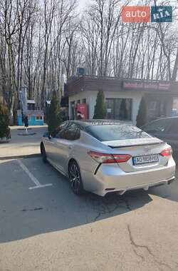 Седан Toyota Camry 2017 в 