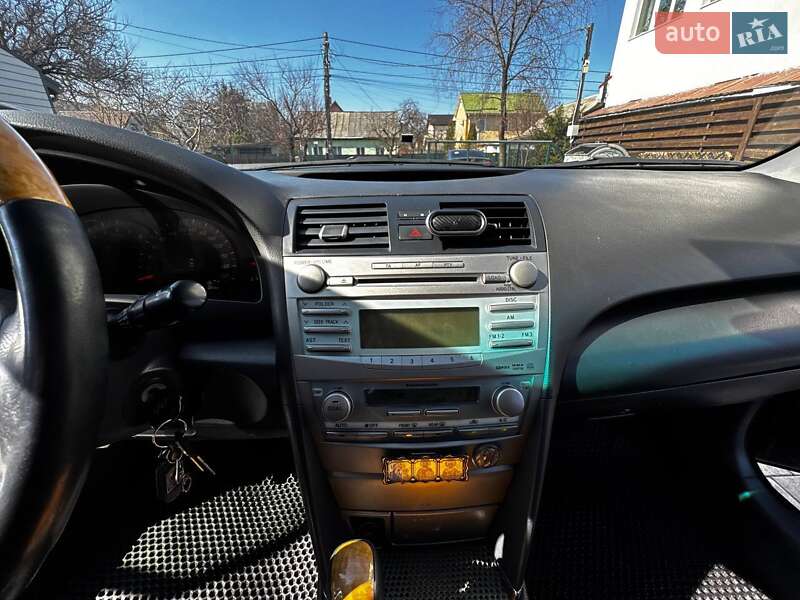 Седан Toyota Camry 2006 в Киеве