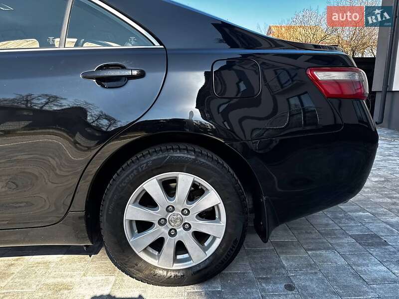 Седан Toyota Camry 2006 в Киеве