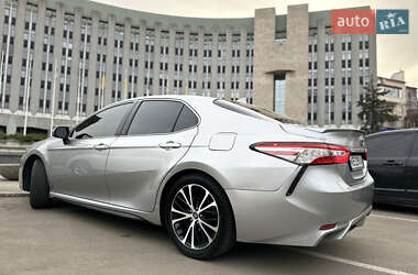 Седан Toyota Camry 2019 в Днепре