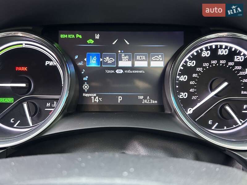 Седан Toyota Camry 2018 в Харкові