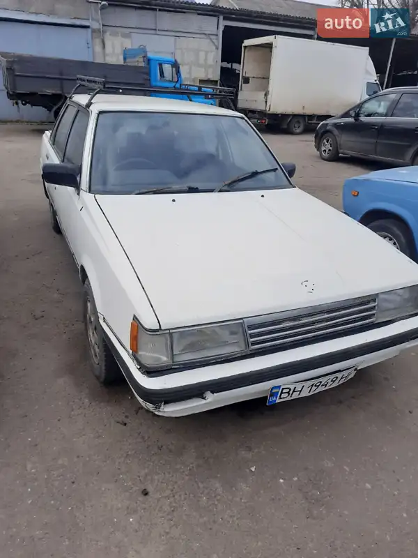 Седан Toyota Camry 1985 в 