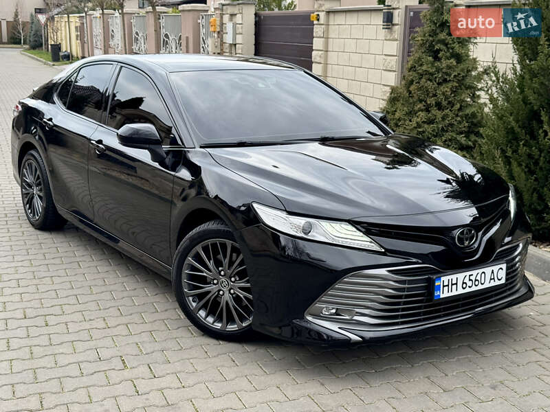 Седан Toyota Camry 2017 в 