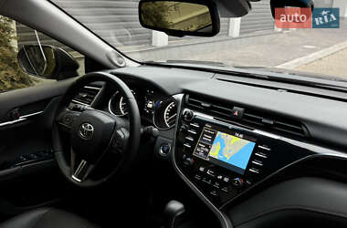 Седан Toyota Camry 2017 в 