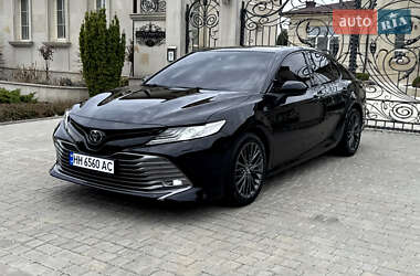 Седан Toyota Camry 2017 в 