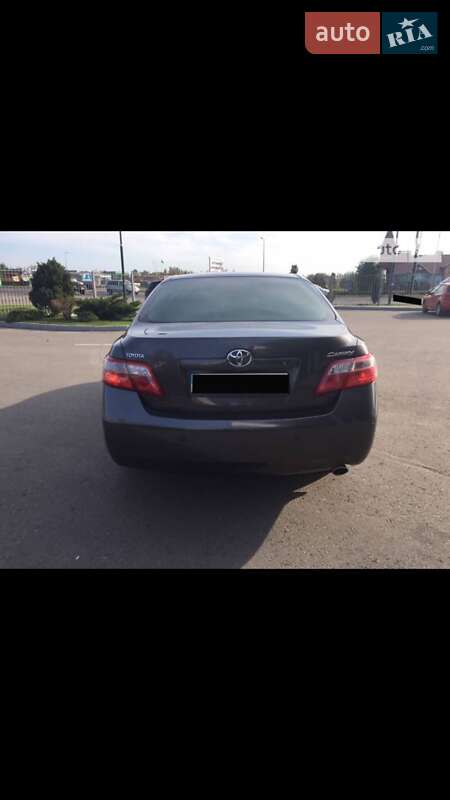 Седан Toyota Camry 2008 в Желтых Водах