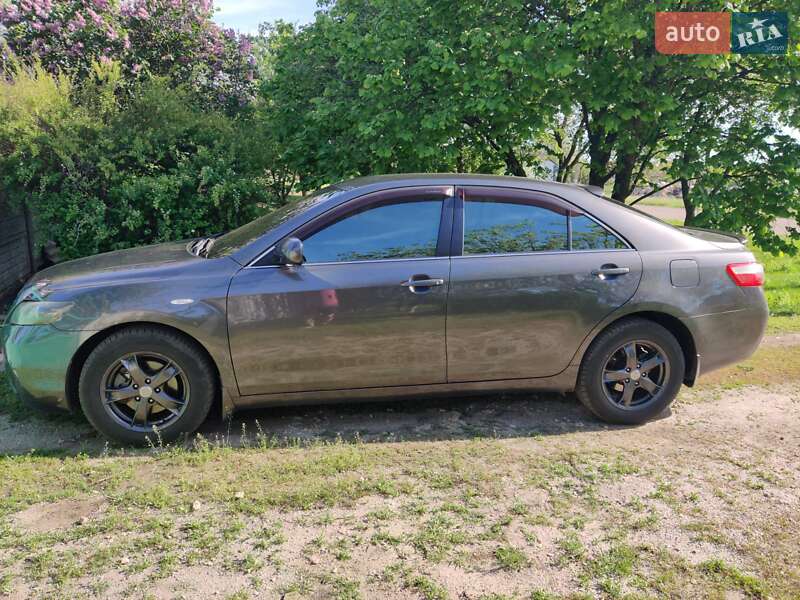 Седан Toyota Camry 2008 в Желтых Водах