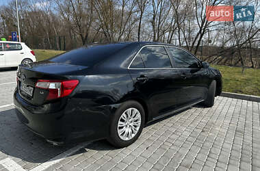 Седан Toyota Camry 2013 в 