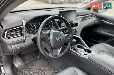 Седан Toyota Camry 2023 в 