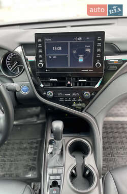 Седан Toyota Camry 2023 в 