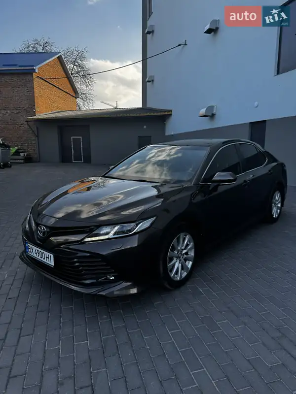 Седан Toyota Camry 2019 в 