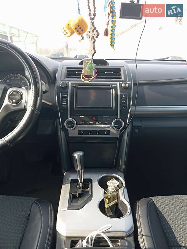 Седан Toyota Camry 2013 в Богуславі