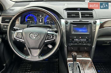 Седан Toyota Camry 2016 в 