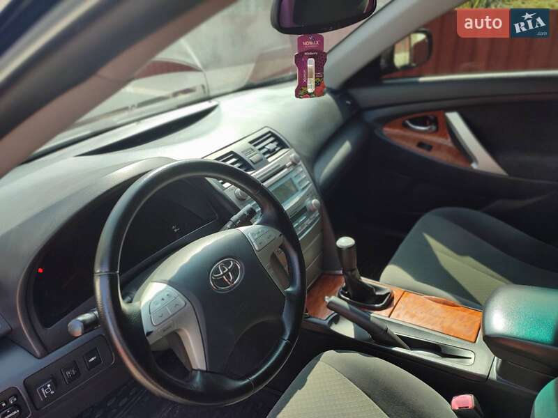 Седан Toyota Camry 2008 в Житомирі