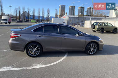 Седан Toyota Camry 2017 в 