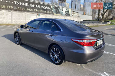 Седан Toyota Camry 2017 в 