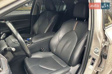 Седан Toyota Camry 2020 в 