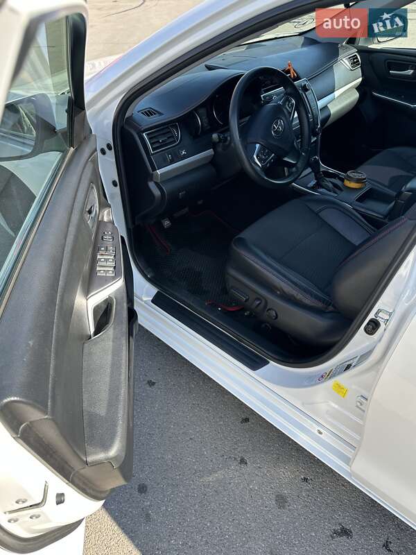 Седан Toyota Camry 2016 в Вінниці