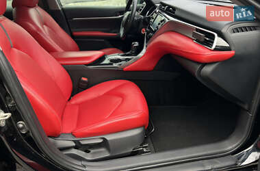 Седан Toyota Camry 2017 в 