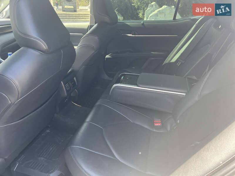 Седан Toyota Camry 2019 в Одессе