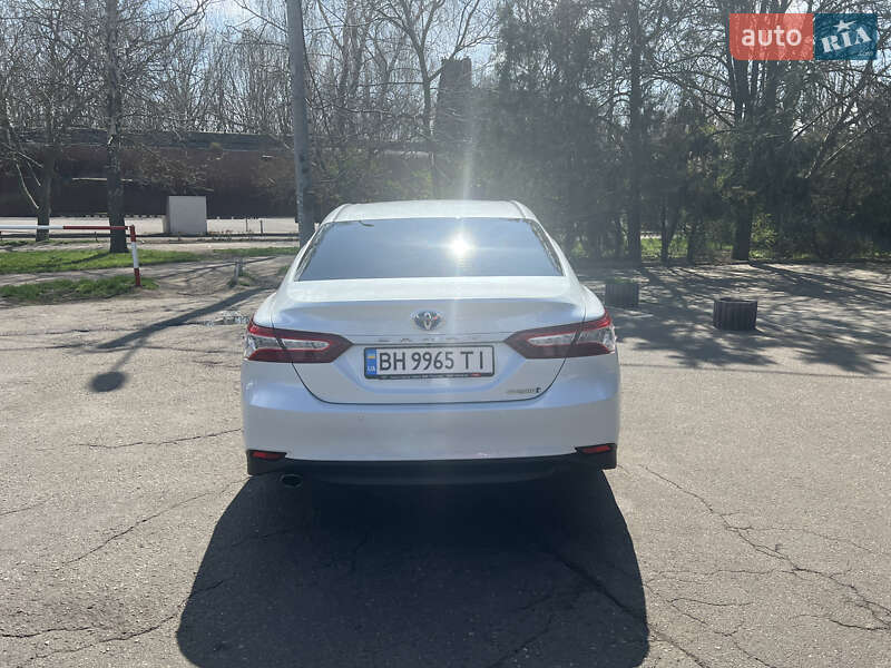 Седан Toyota Camry 2019 в Одессе