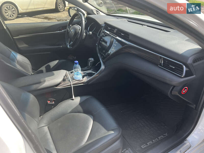 Седан Toyota Camry 2019 в Одессе