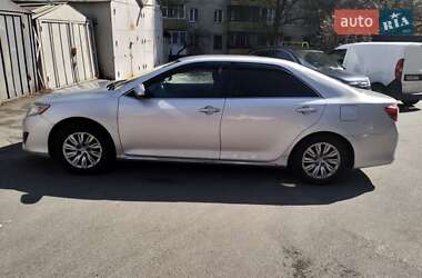 Седан Toyota Camry 2012 в 