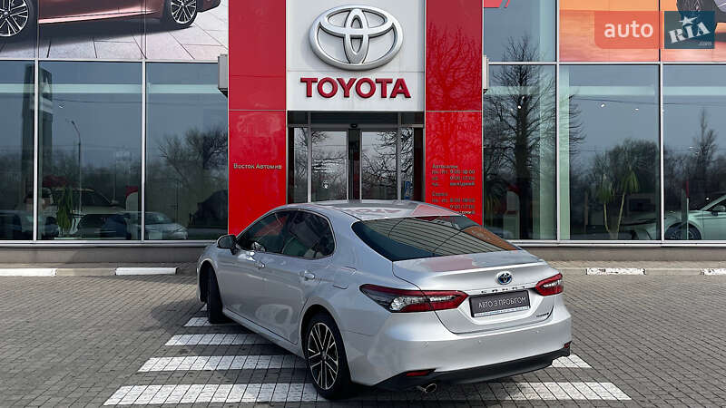 Седан Toyota Camry 2022 в 