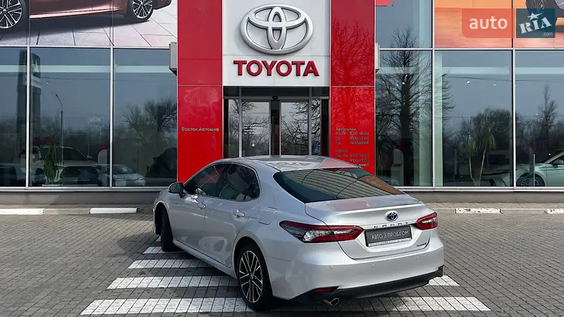 Седан Toyota Camry 2022 в 