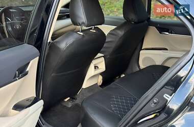 Седан Toyota Camry 2017 в 